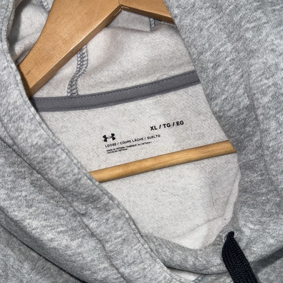 Under Armour Gray Black Sweater with Logo fleece pockets xl woman’s hoodie rival - Picture 2 of 4